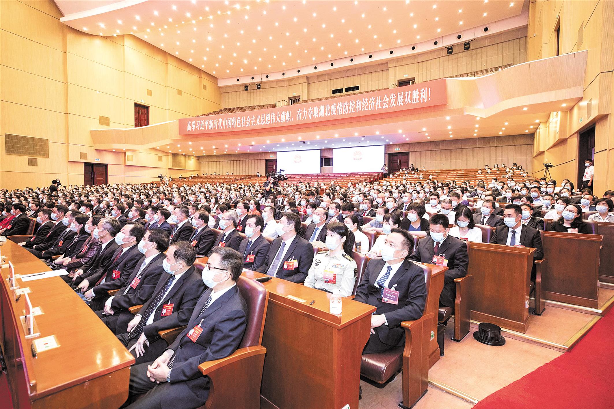 夺冠热门强势出击,奋力夺取胜利 夺冠热门强势出击,奋力夺取胜利