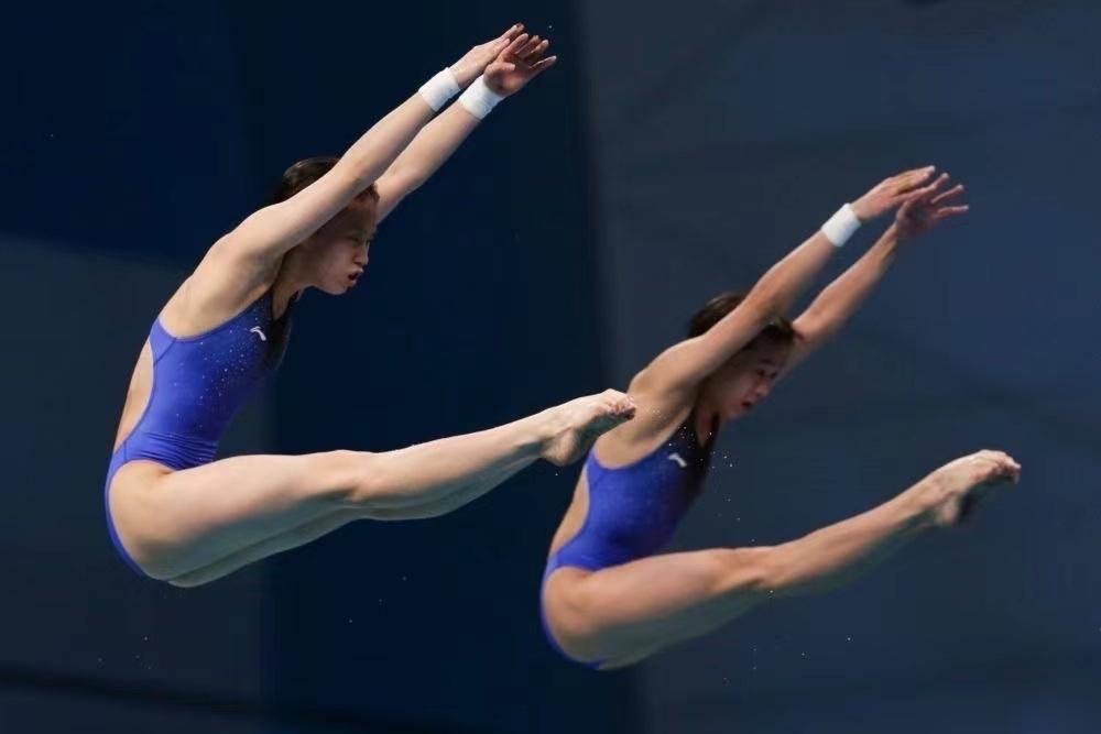 -美国跳水选手表现惊艳，力争冠军殊荣的简单介绍