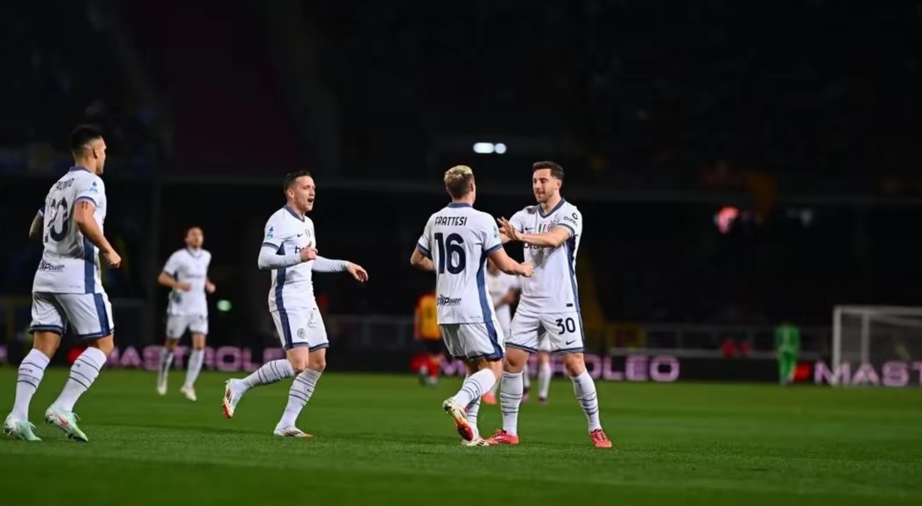 意甲联赛中一支球队取得胜利 意甲联赛中一支球队取得胜利