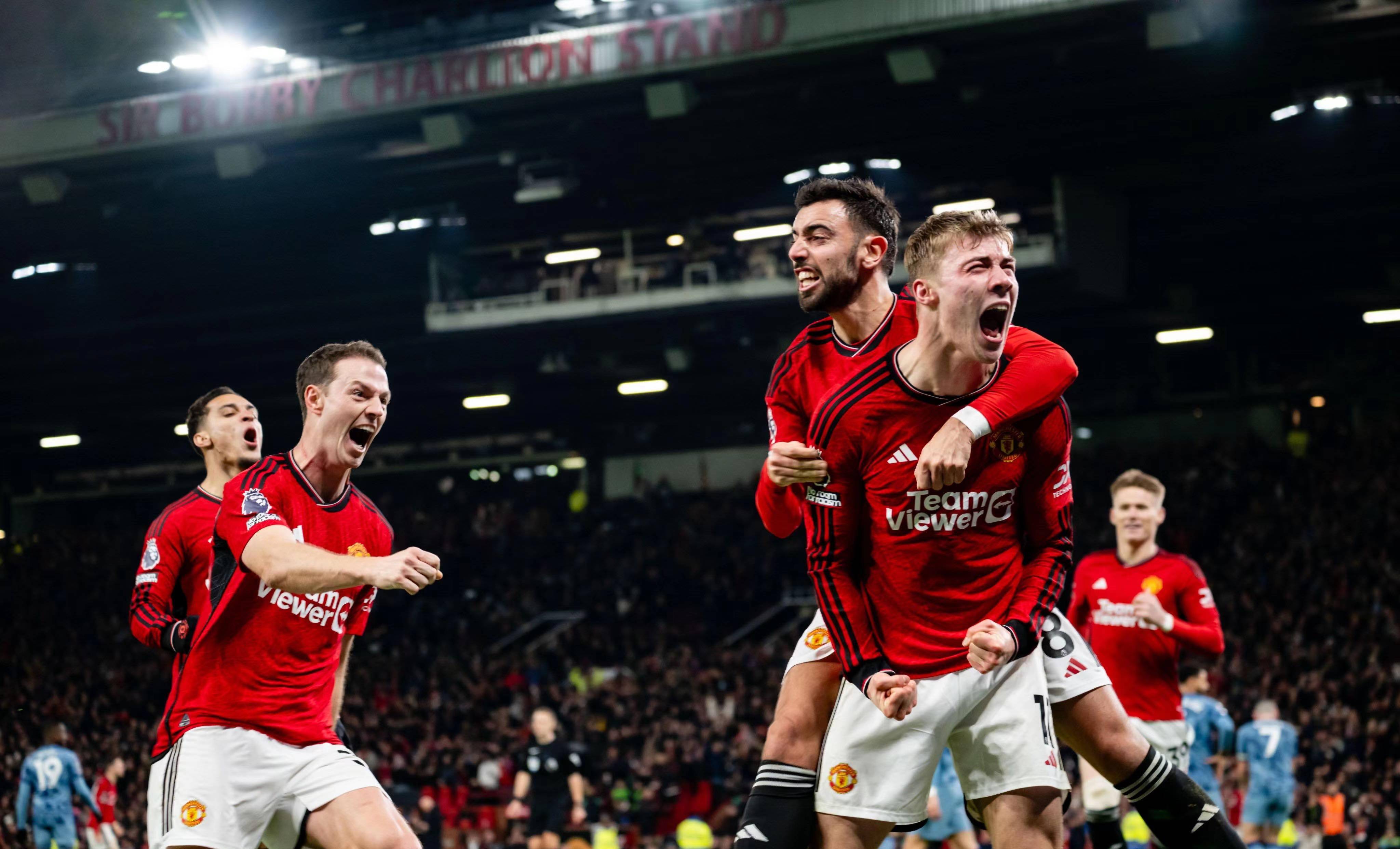 曼联客场惊艳逆袭,集体发挥力挽狂澜救主胜的简单介绍 曼联客场惊艳逆袭,集体发挥力挽狂澜救主胜的简单介绍