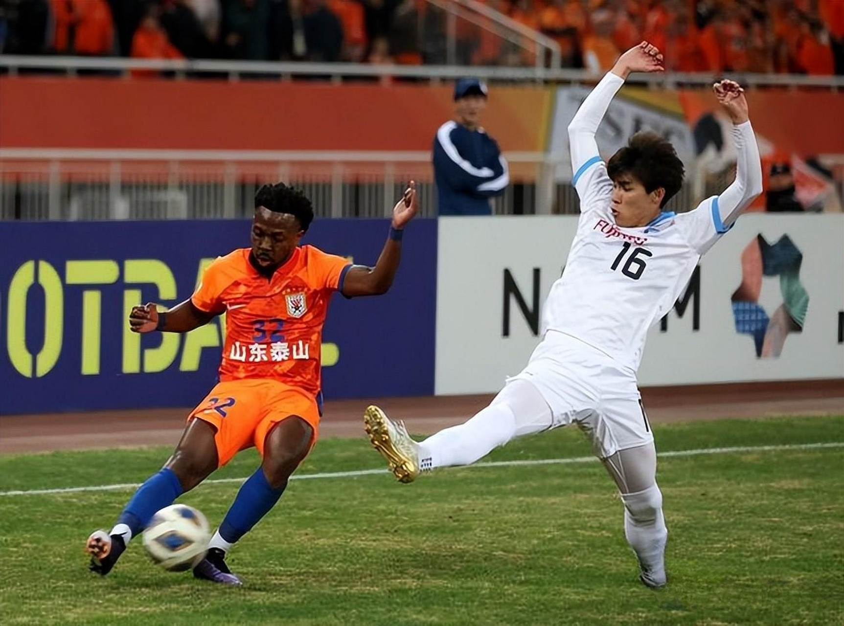 爱游戏登录入口-包含中国顶级足球赛场上风起云涌的词条