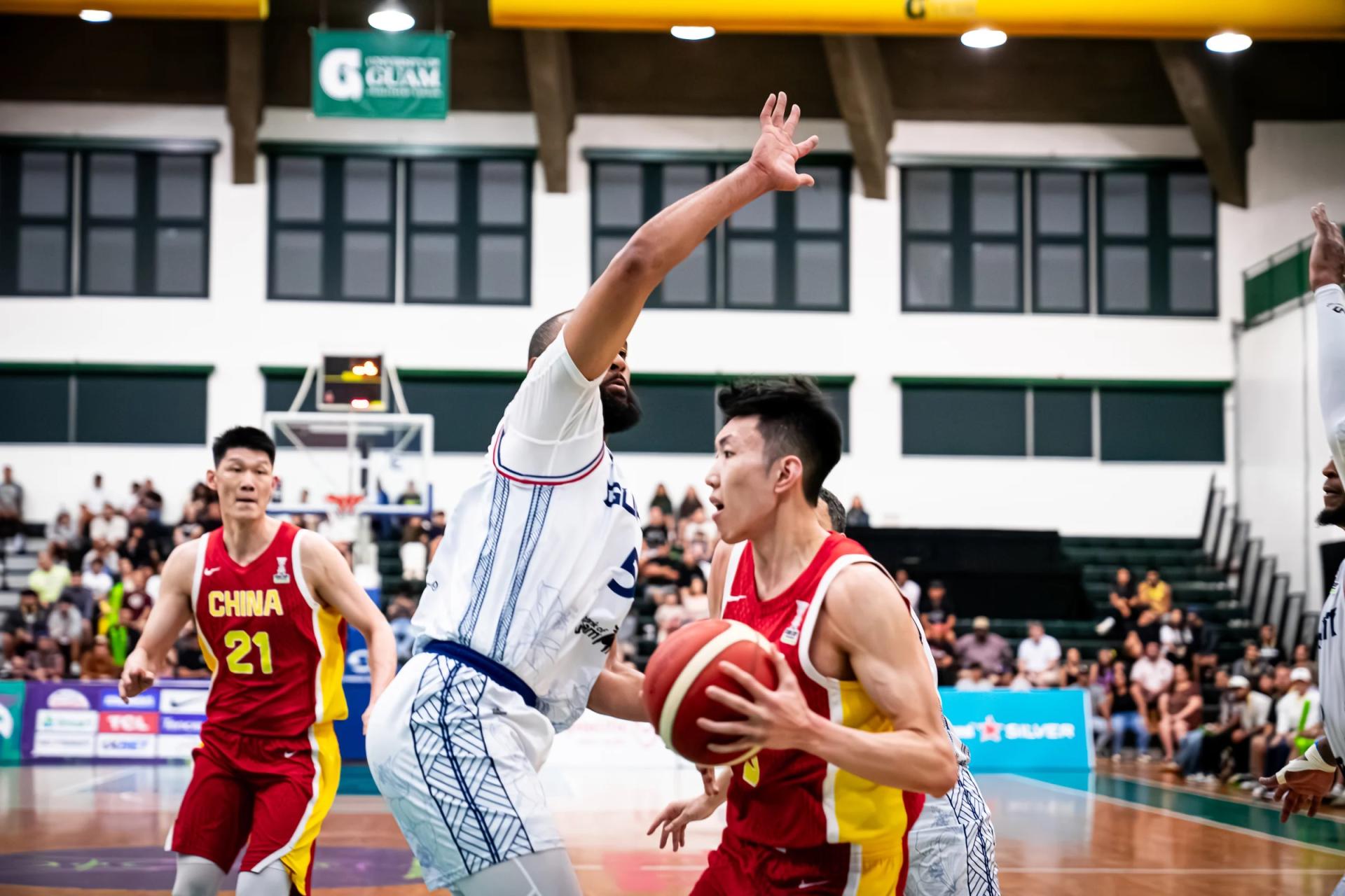 西藏男篮在比赛中逆袭,全面发力 西藏男篮在比赛中逆袭,全面发力