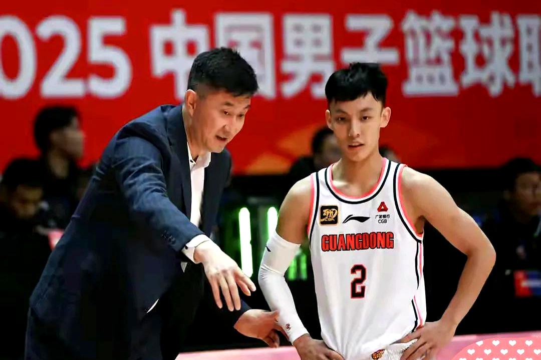 关于球队士气低迷，急需新帅带领逆袭的信息