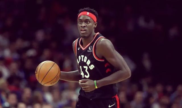 新秀球员在比赛中展现出潜力 新秀球员在比赛中展现出潜力