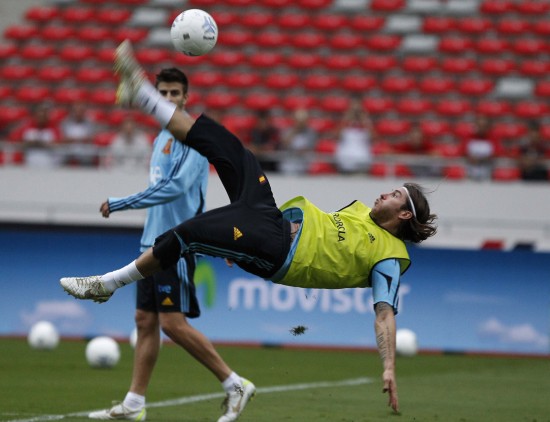 西班牙选手荣获银牌，展现出色竞技水平