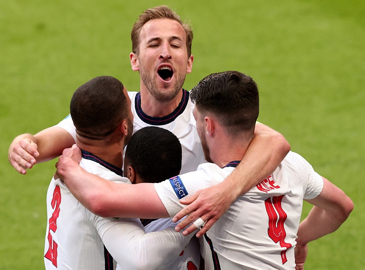 关于英格兰惊险赢下匈牙利，提前锁定小组头名的信息