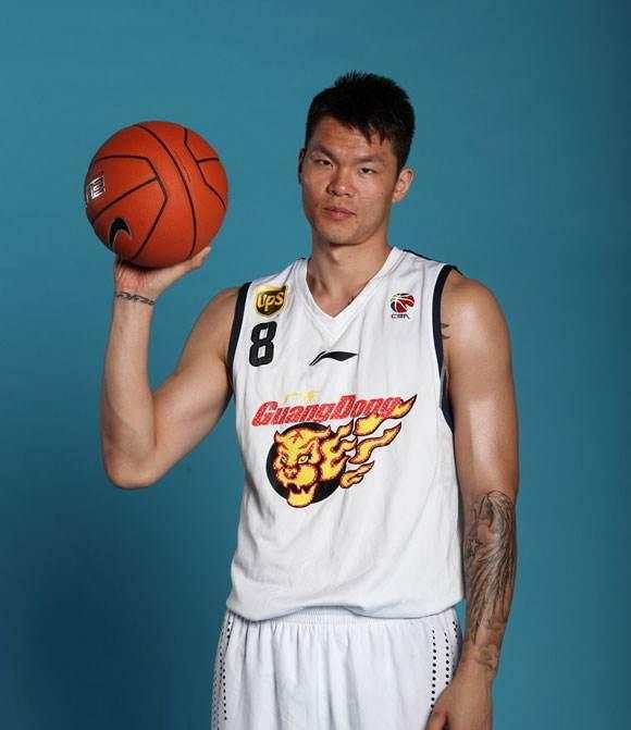 江苏队惜败新疆，球员需总结经验提升实力的简单介绍