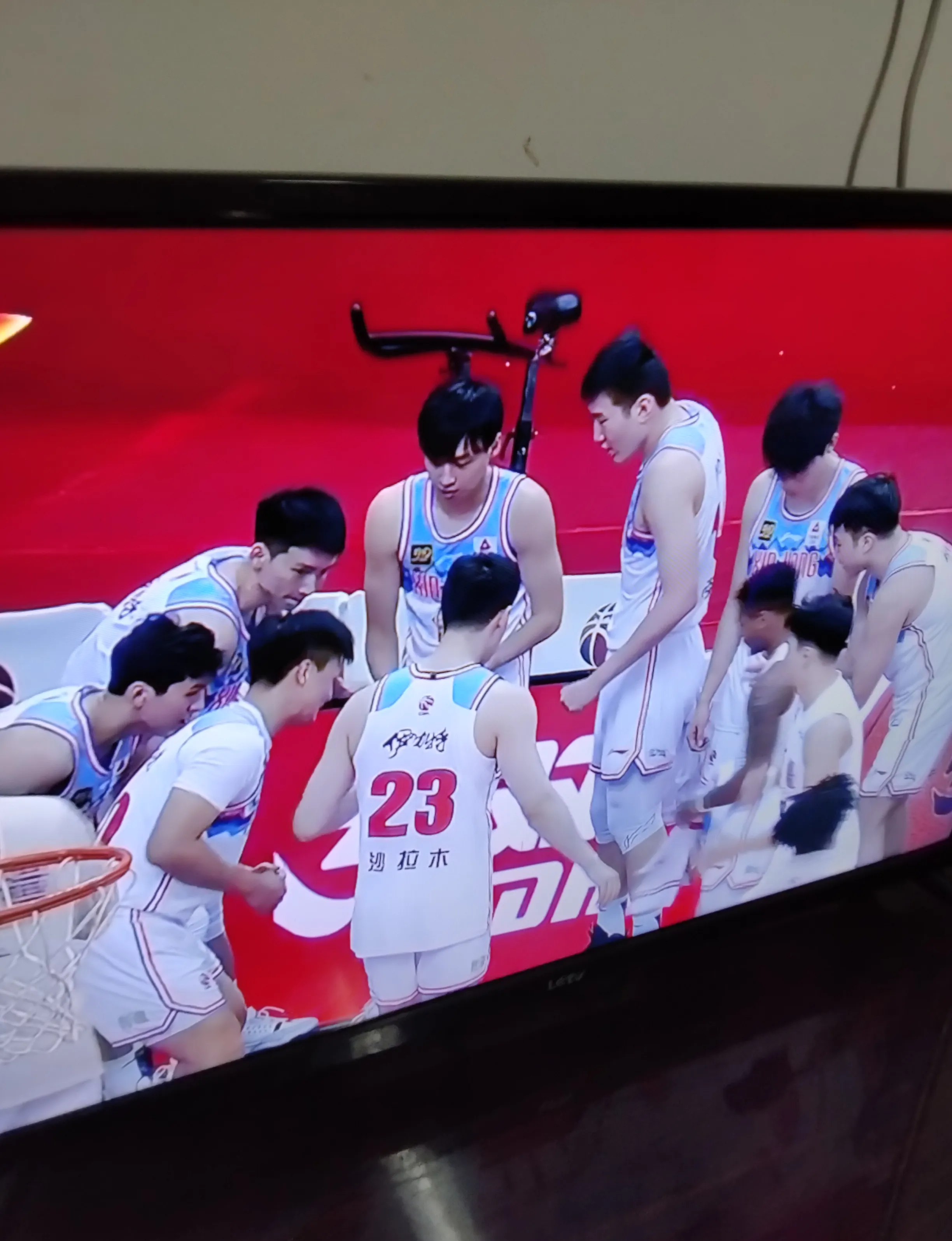 爱游戏app下载-广西队在最新一场胜利中震惊CBA赛场