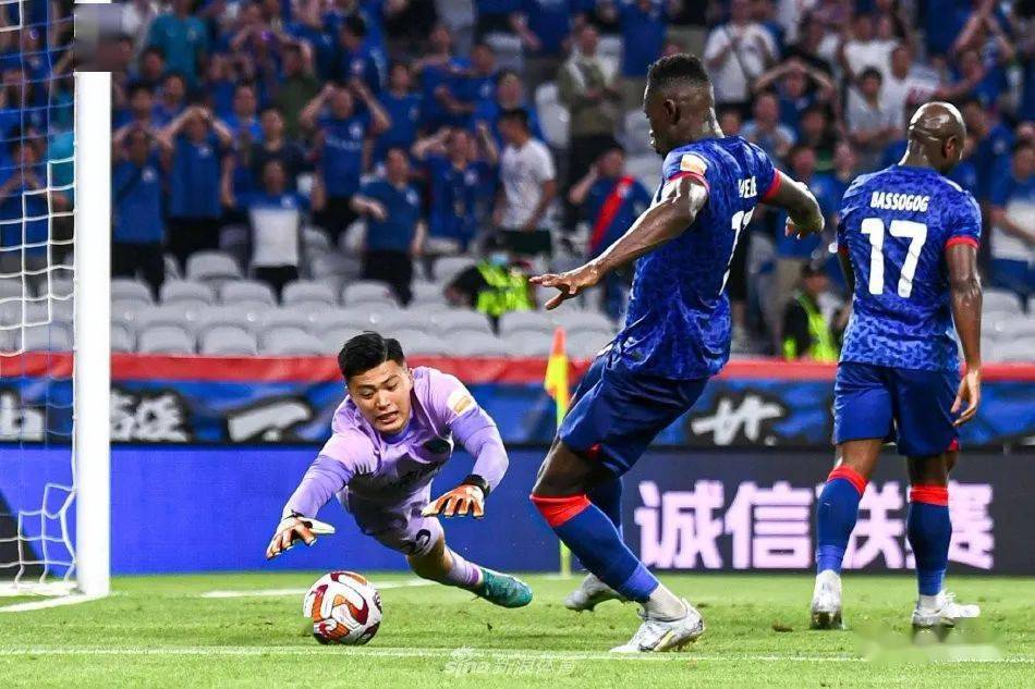 天津泰达罚中点球,绝杀对手收获胜利的简单介绍 天津泰达罚中点球,绝杀对手收获胜利的简单介绍