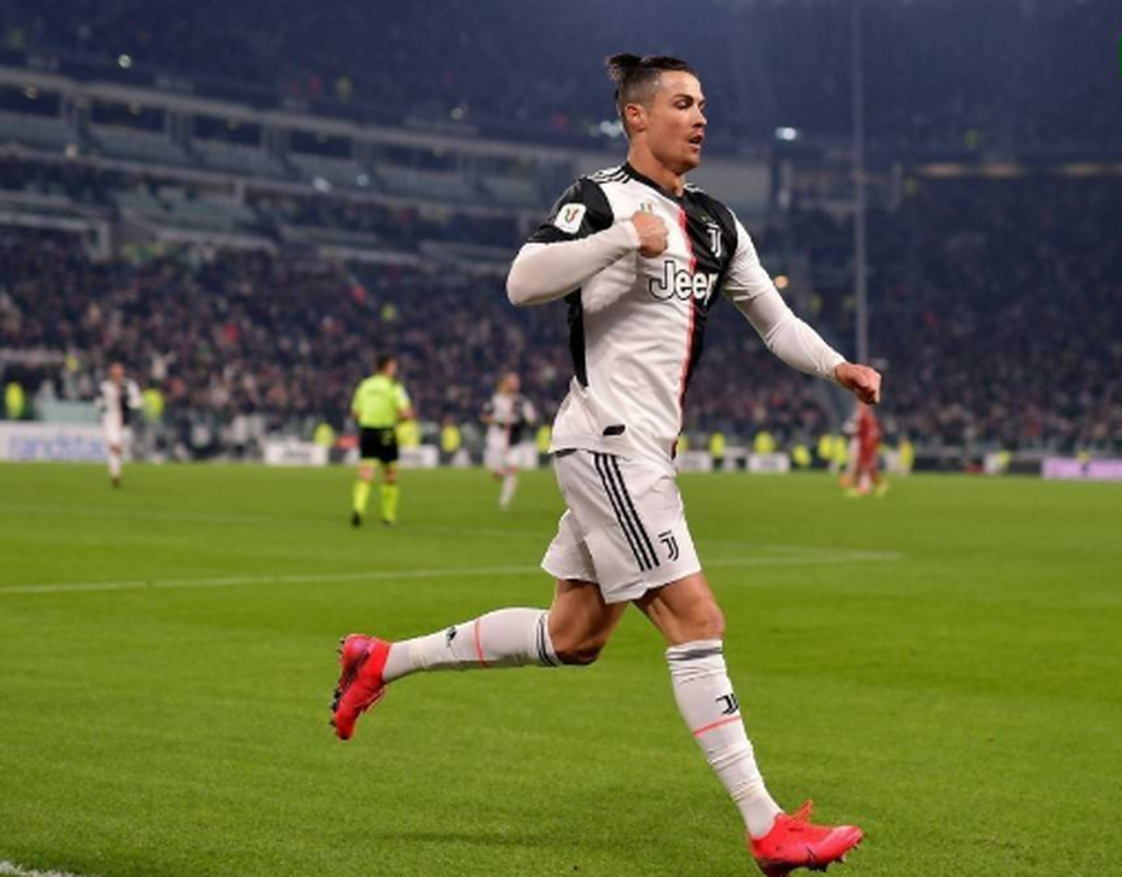 爱游戏登录入口-包含尤文图斯客场平局，与领头羊拉开积分差距的词条