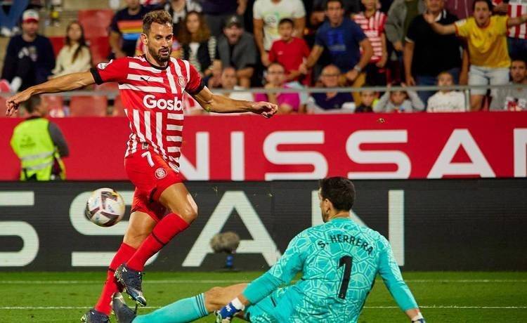 皇家社会客场力克比利亚雷亚尔,稳居前四的简单介绍 皇家社会客场力克比利亚雷亚尔,稳居前四的简单介绍