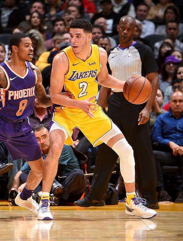 梅因茨后防线完全暴露，球队需加强训练