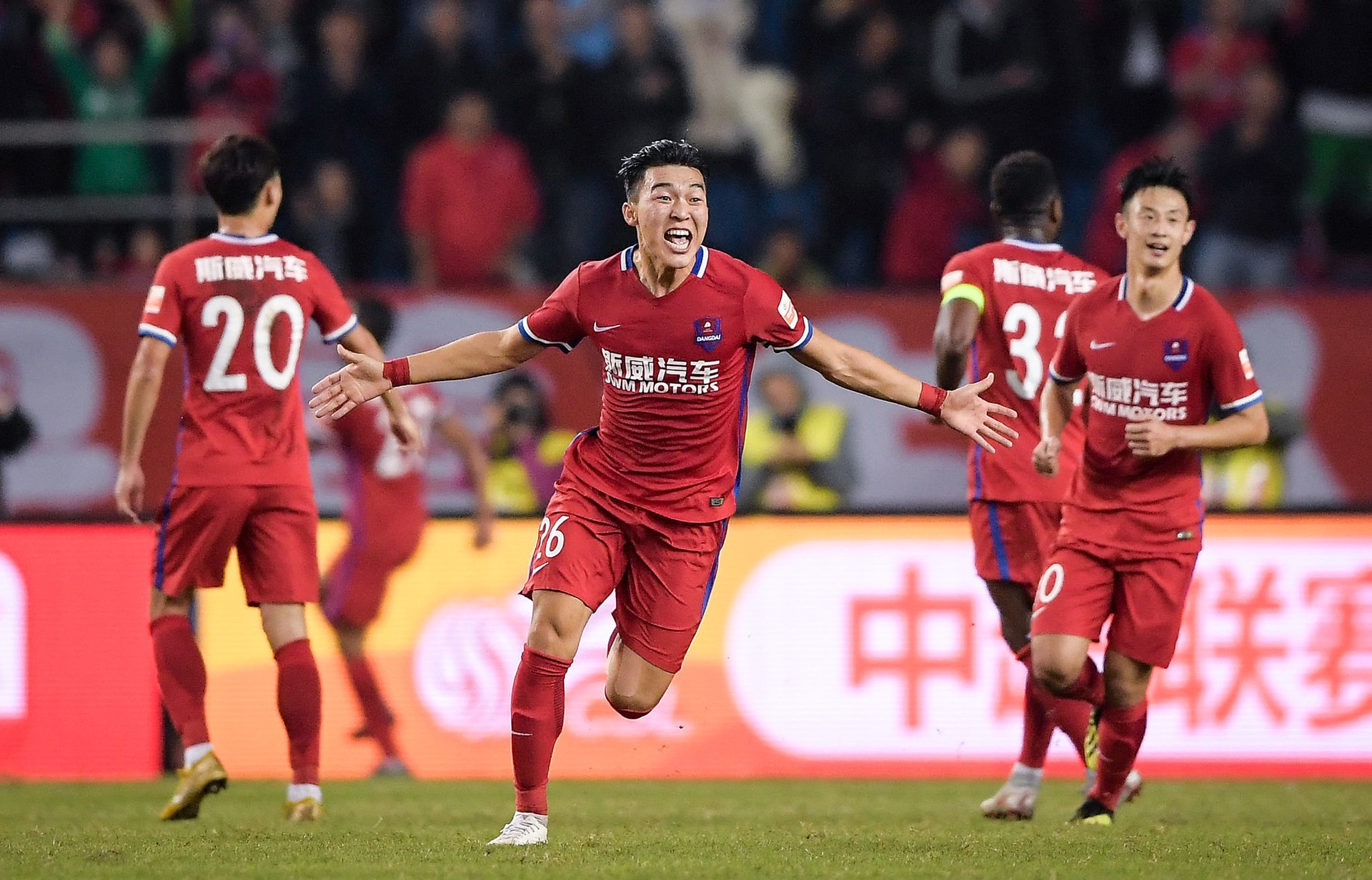 重庆斯威豪取三分，保持积分榜前列的简单介绍