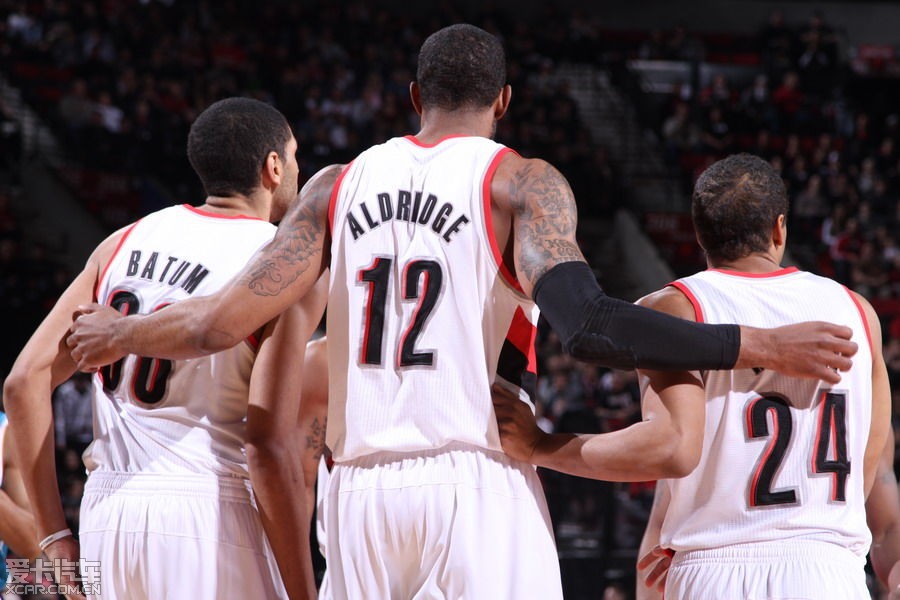 爱游戏官网-开拓者横扫黄蜂，迎来连胜