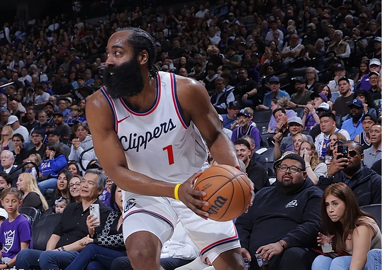 关于火箭惨遭骑士逆转，哈登砍下43分却未能力挽狂澜的信息