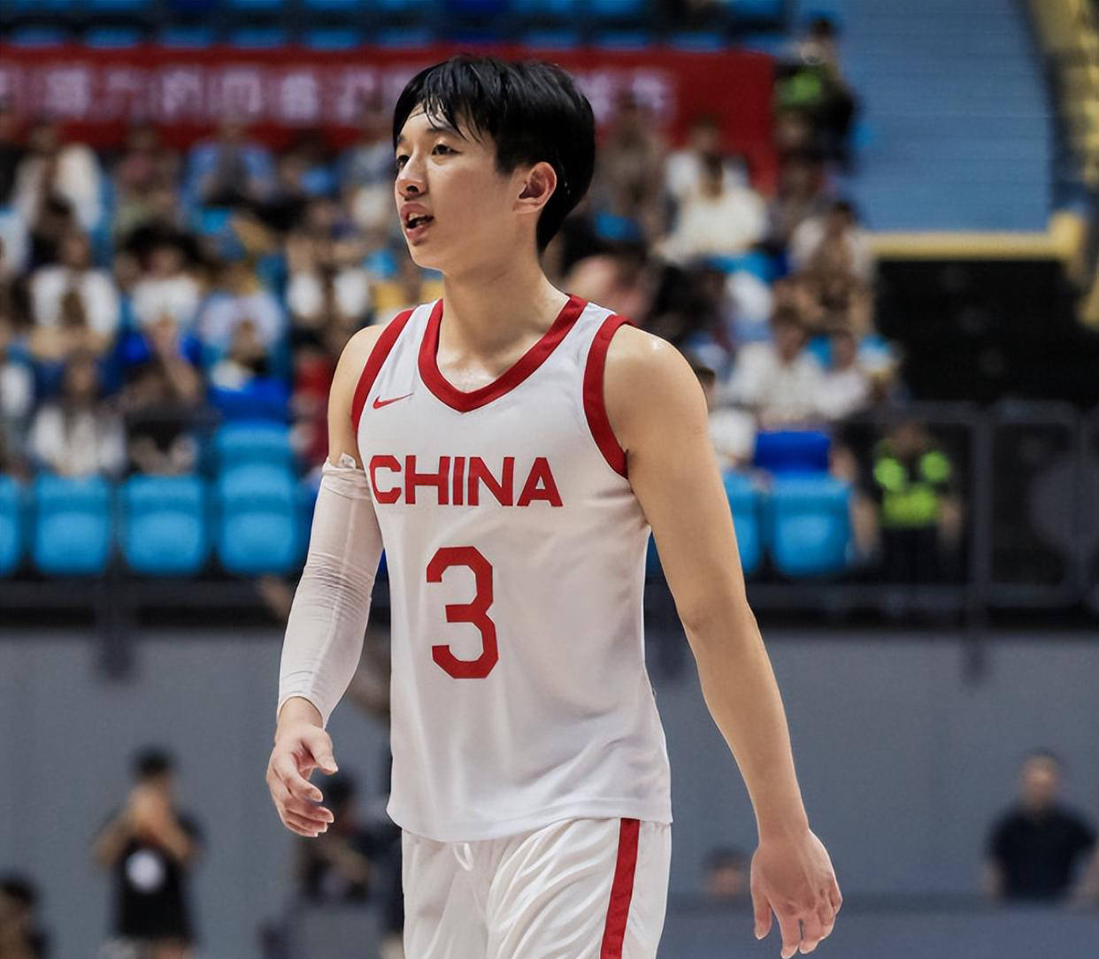 爱游戏官网-关于澳门男篮青年队表现抢眼，引发球迷热议的信息